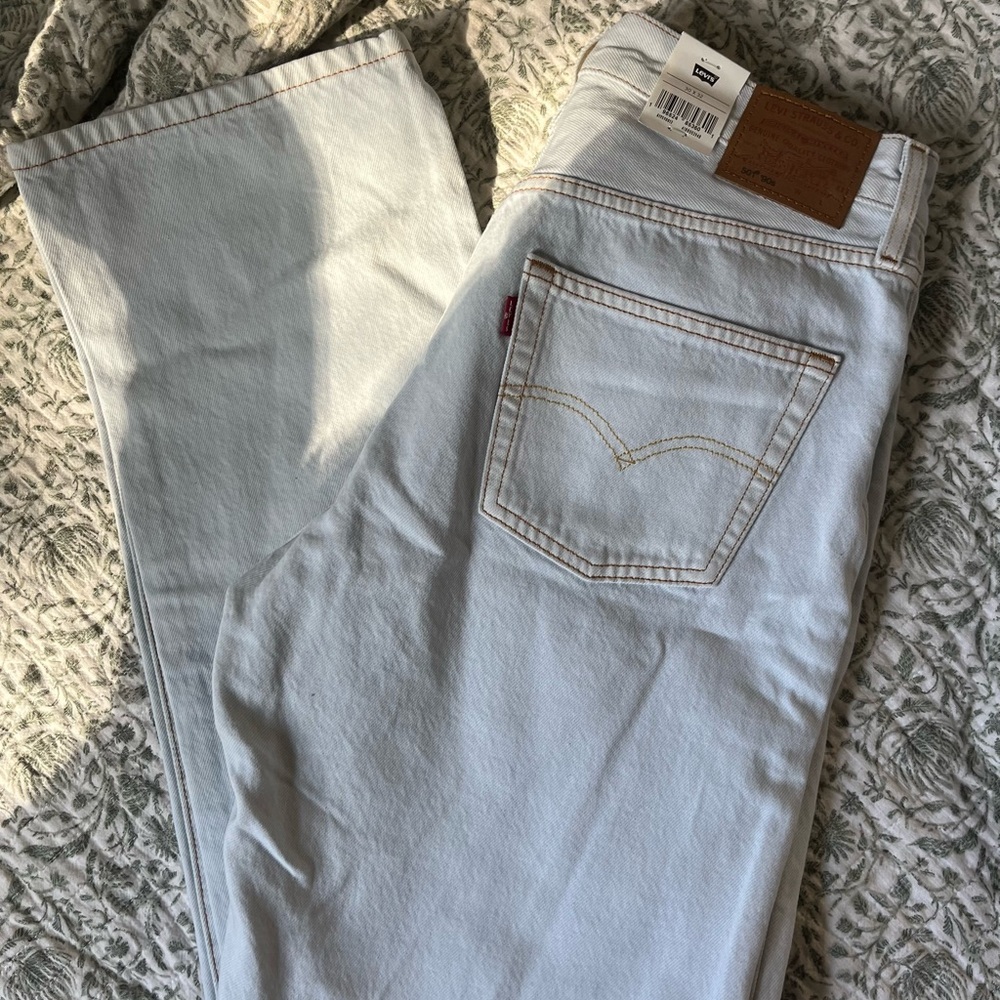 LEVIS 501 NWT JEANS never worn